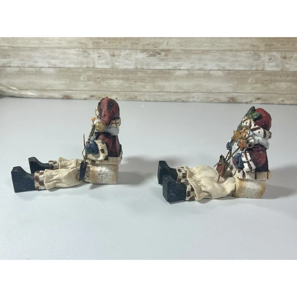 Set Rustic Sitting Wood Santa Figurines Plaid Metal Wire Folk Art Ornament Decor